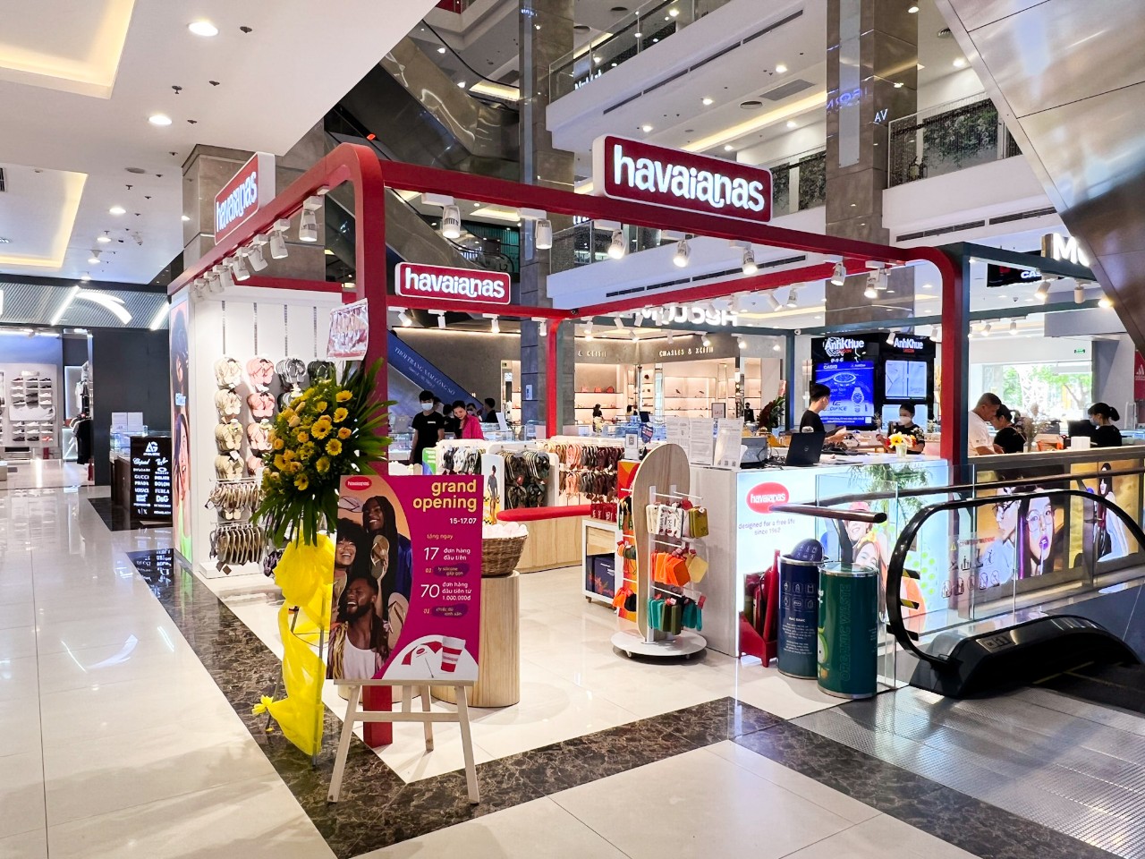 Mujosh + Havaianas Store